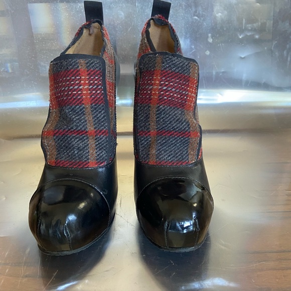 Women’s Heels (Stacked) - Picture 1 of 6